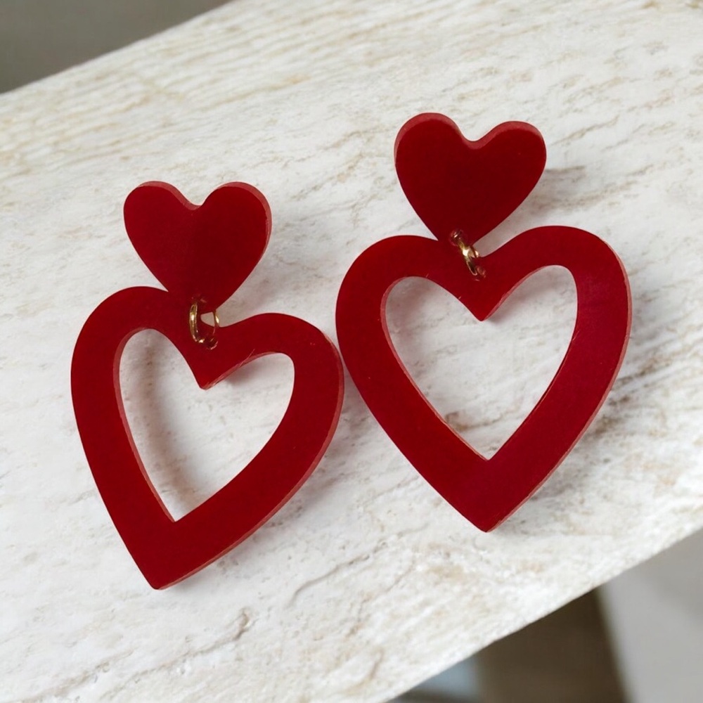 ♥️🆕♥️ Red Heart-Shaped Earrings